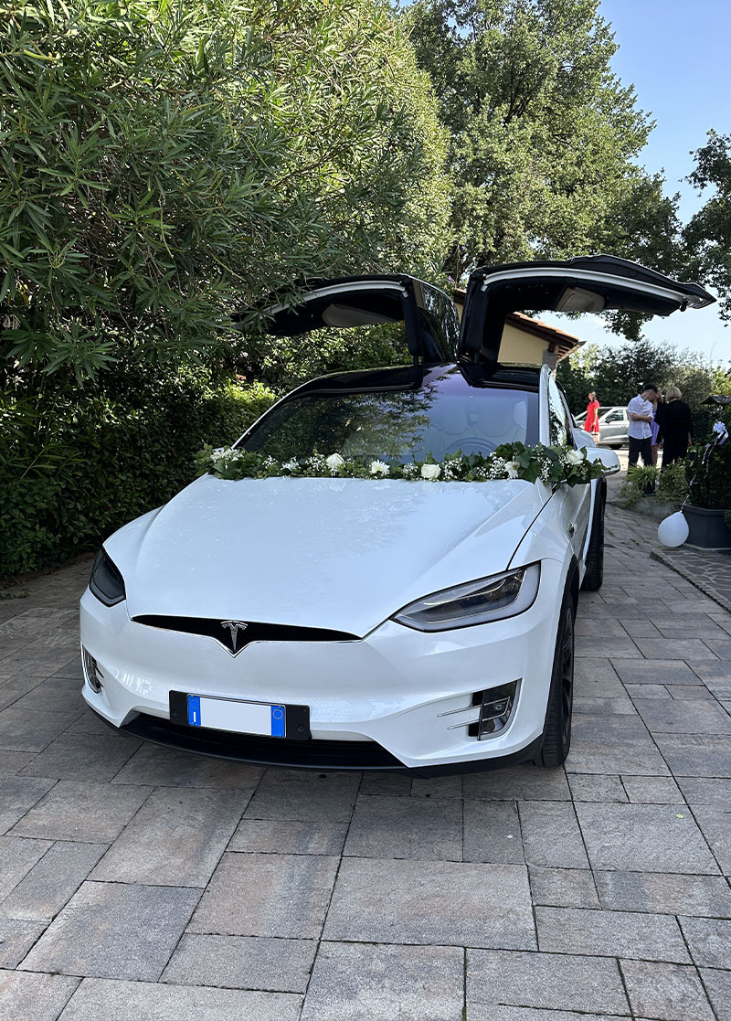 Noleggio Tesla per matrimonio